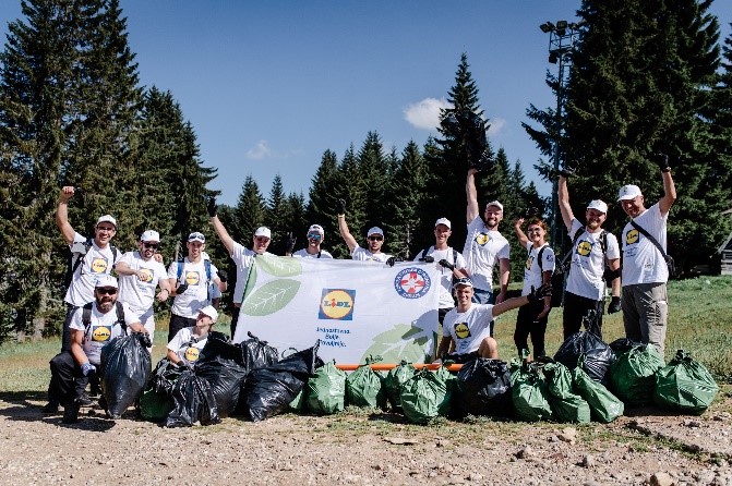 PRIRODA BEZ OTPADA – GORSKA SLUŽBA SPAŠAVANJA, LIDL I EKOSTAR PAK U AKCIJI ČIŠĆENJA NACIONALNOG PARKA KOPAONIK